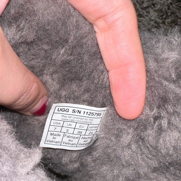 UGG mini Bailey Bow glimmer faux fur lined boots - Picture 5 of 5